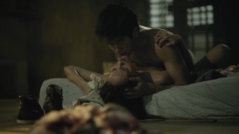 Salvita Decorte - Sex Scenes in Halfworlds s01e04 (2017)