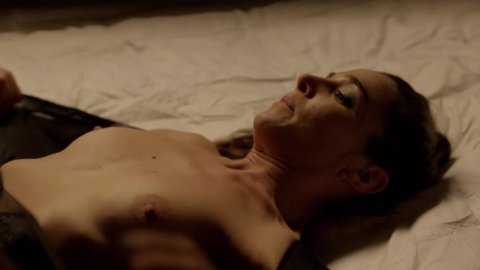 Juana Viale - Sex Scenes in Edha s01e05-06 (2018)