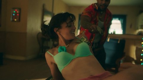 Frankie Shaw, Samara Weaving - Sex Scenes in SMILF s02e08 (2019)