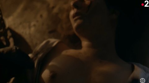 Laura Smet, Caroline Borderieux - Sex Scenes in La Garçonne s01e04 (2020)